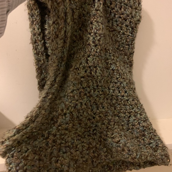 Hand Crocheted 100% Alpaca Wool Hooded Scarve - Picture 2 of 4